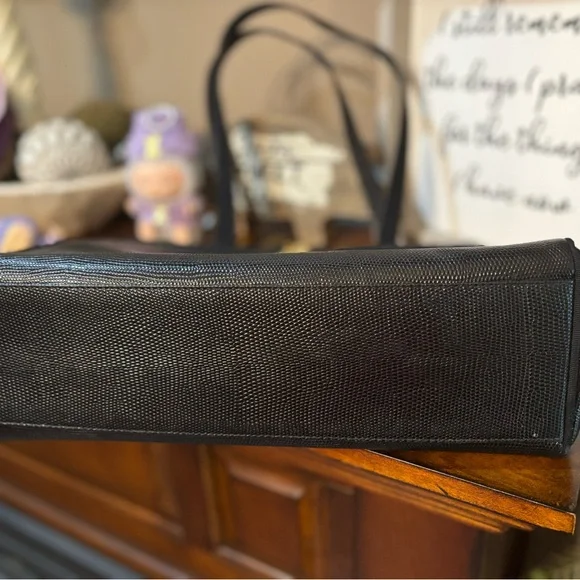 Salvatore Ferragamo Vala Vintage Black pebble Leather Tote Bag - Picture 4 of 11